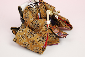 ���R���@������